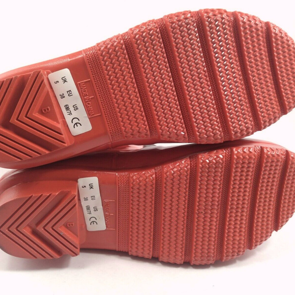 Women's RED Gloss - Picture 8 of 8